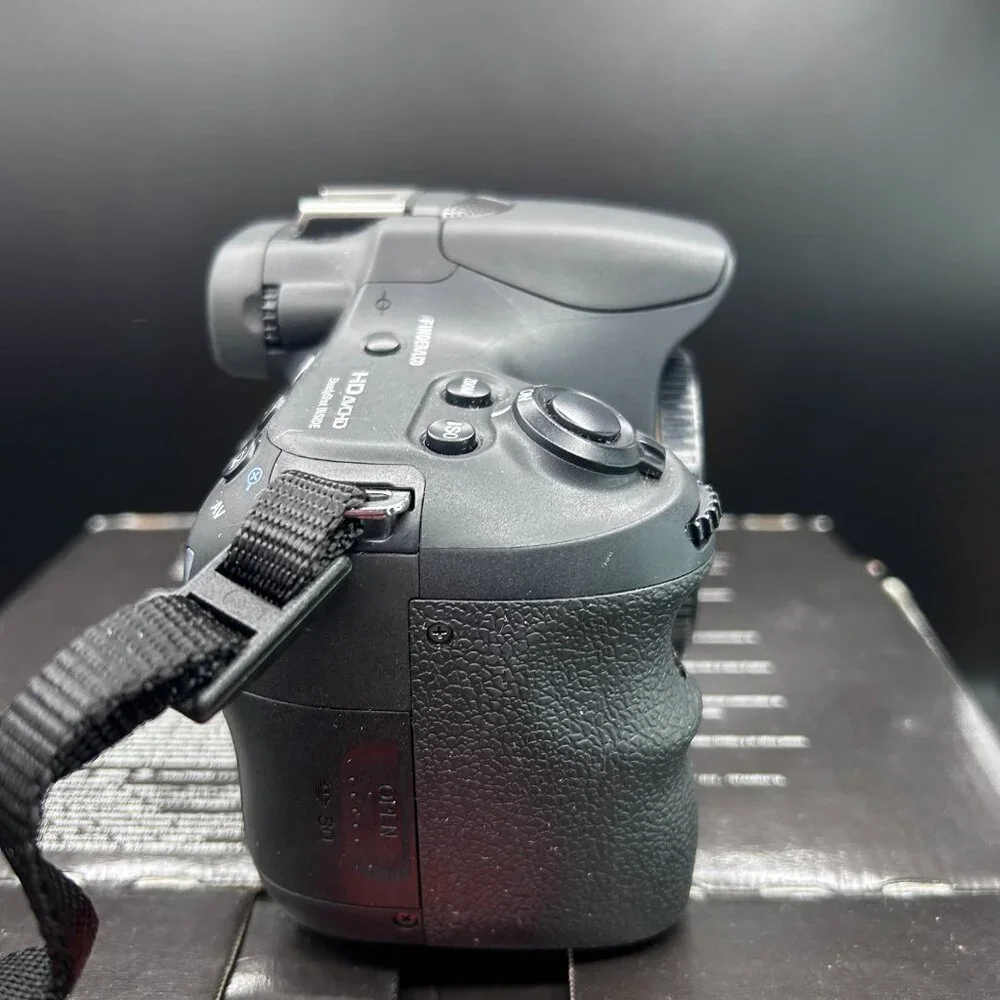 Sony Alpha SLT A58 Camera 20.1MP Lens Kit DT 18-55mm F 3.5-5.6 SAM II Lens